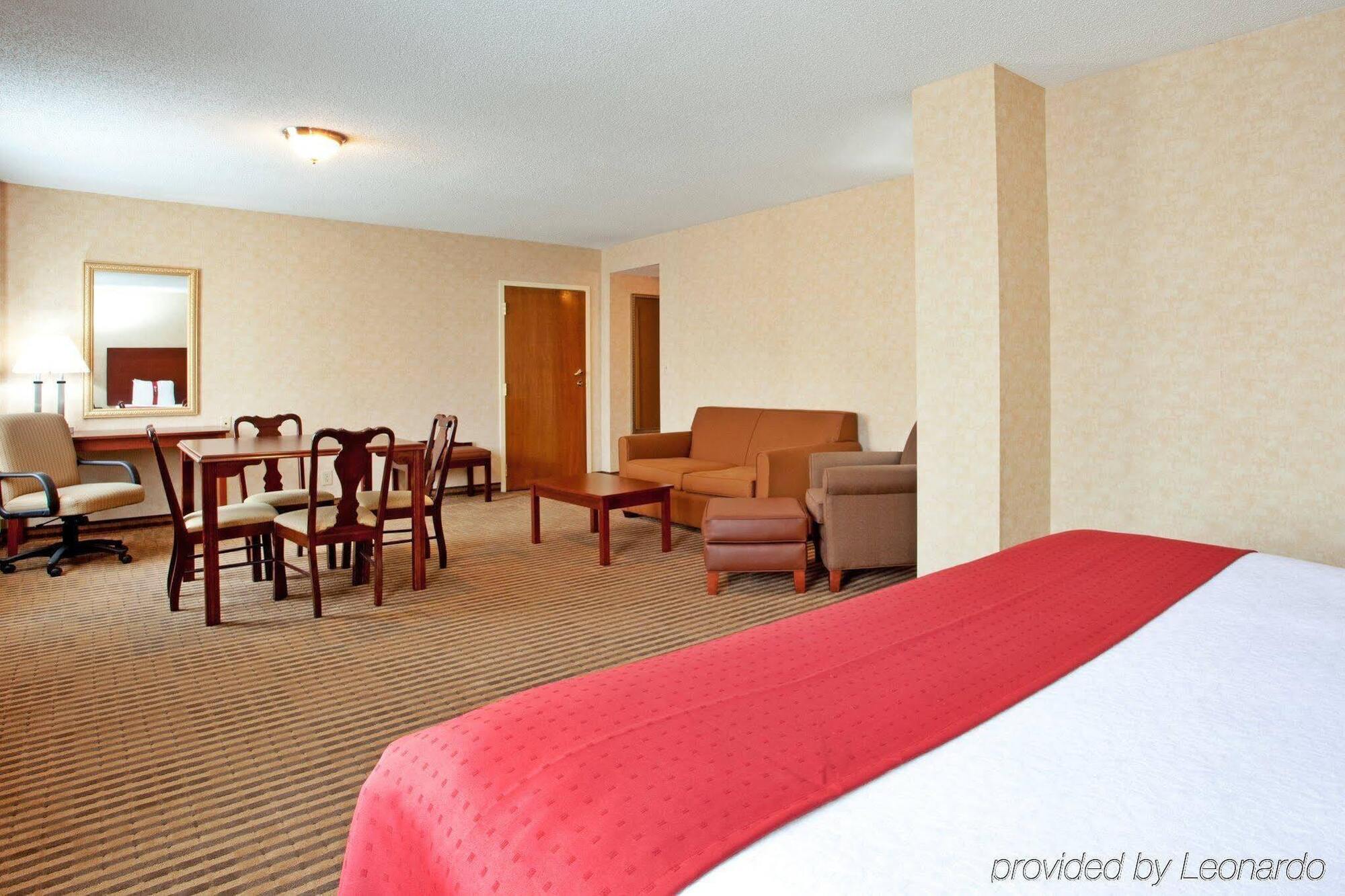 Lynchburg Grand Hotel Екстериор снимка
