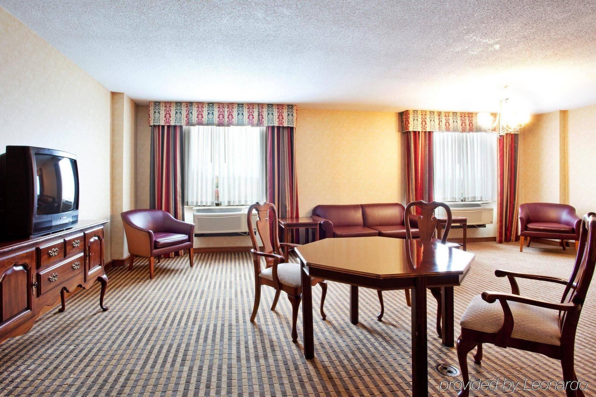 Lynchburg Grand Hotel Екстериор снимка